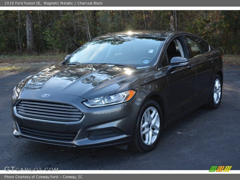 Magnetic Metallic / Charcoal Black 2016 Ford Fusion SE