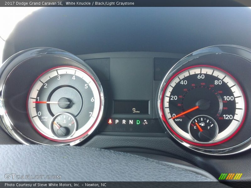 White Knuckle / Black/Light Graystone 2017 Dodge Grand Caravan SE