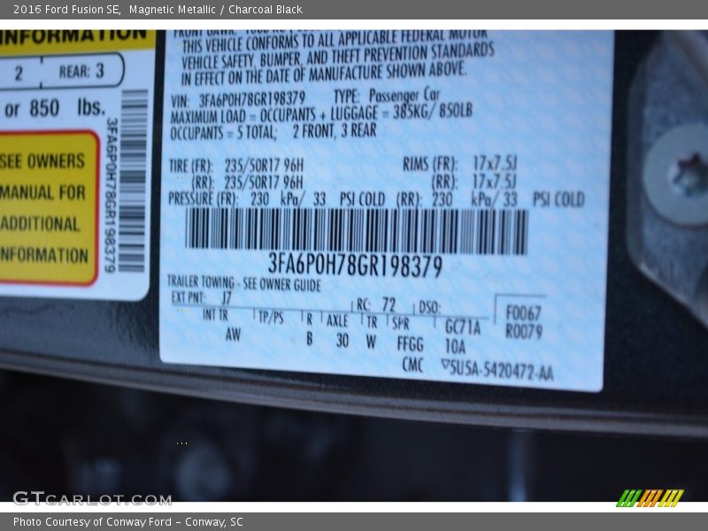 Magnetic Metallic / Charcoal Black 2016 Ford Fusion SE