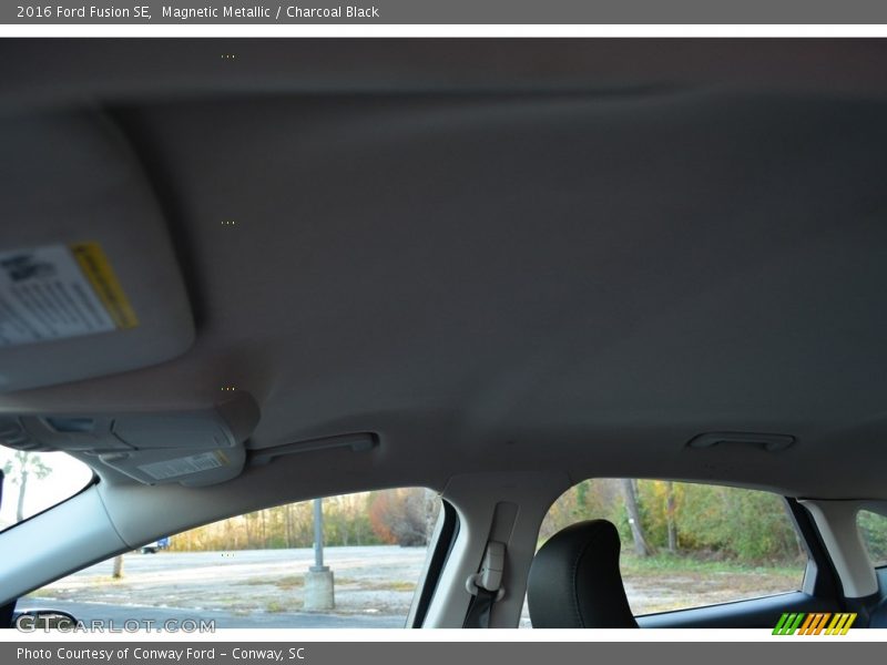 Magnetic Metallic / Charcoal Black 2016 Ford Fusion SE