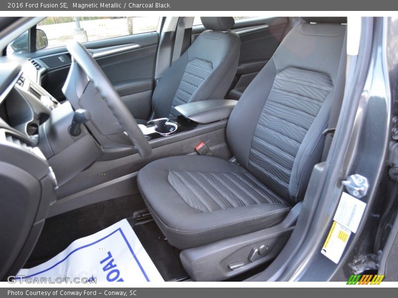 Magnetic Metallic / Charcoal Black 2016 Ford Fusion SE