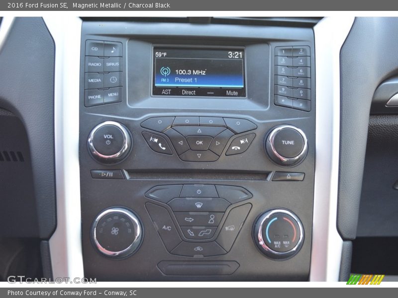 Magnetic Metallic / Charcoal Black 2016 Ford Fusion SE