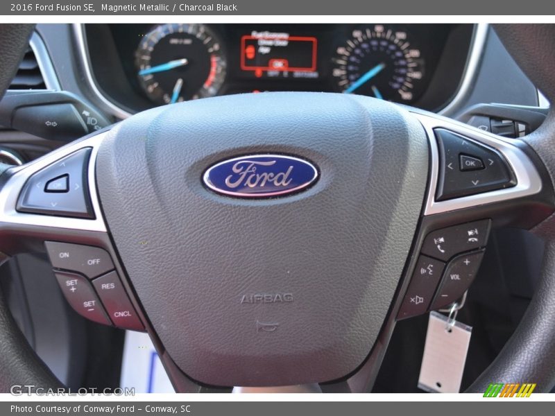 Magnetic Metallic / Charcoal Black 2016 Ford Fusion SE