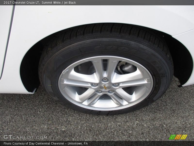 Summit White / Jet Black 2017 Chevrolet Cruze LT