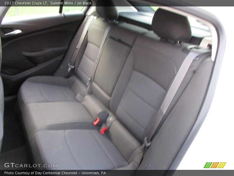 Summit White / Jet Black 2017 Chevrolet Cruze LT