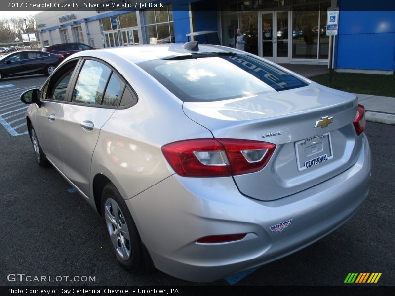 Silver Ice Metallic / Jet Black 2017 Chevrolet Cruze LS