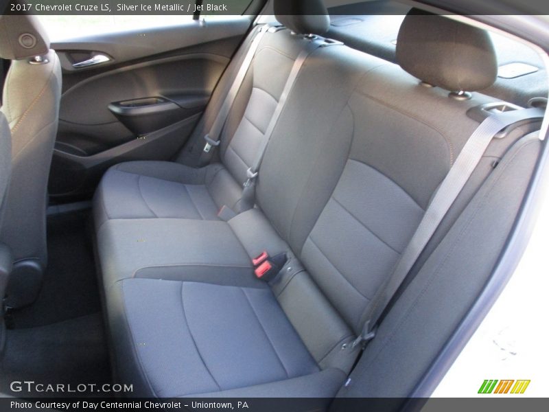 Silver Ice Metallic / Jet Black 2017 Chevrolet Cruze LS