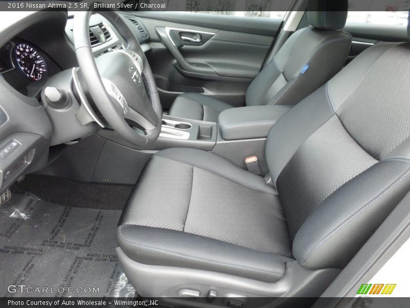 Brilliant Silver / Charcoal 2016 Nissan Altima 2.5 SR
