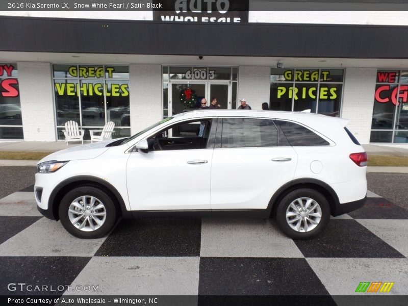 Snow White Pearl / Satin Black 2016 Kia Sorento LX