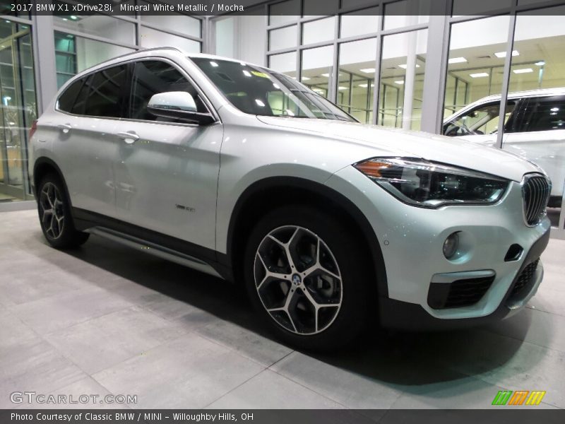 Mineral White Metallic / Mocha 2017 BMW X1 xDrive28i