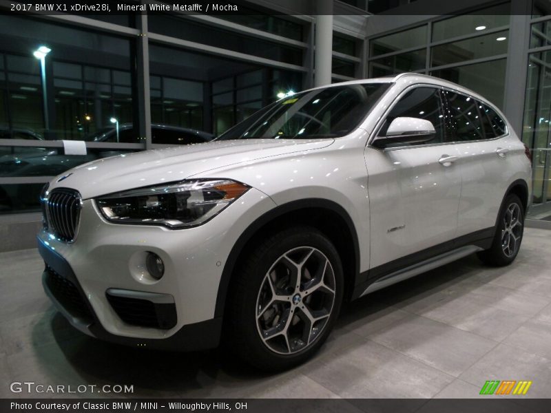 Mineral White Metallic / Mocha 2017 BMW X1 xDrive28i