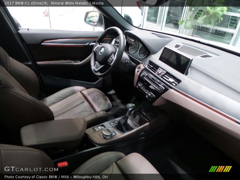 Mineral White Metallic / Mocha 2017 BMW X1 xDrive28i