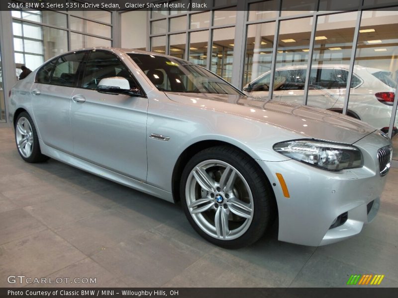 Front 3/4 View of 2016 5 Series 535i xDrive Sedan