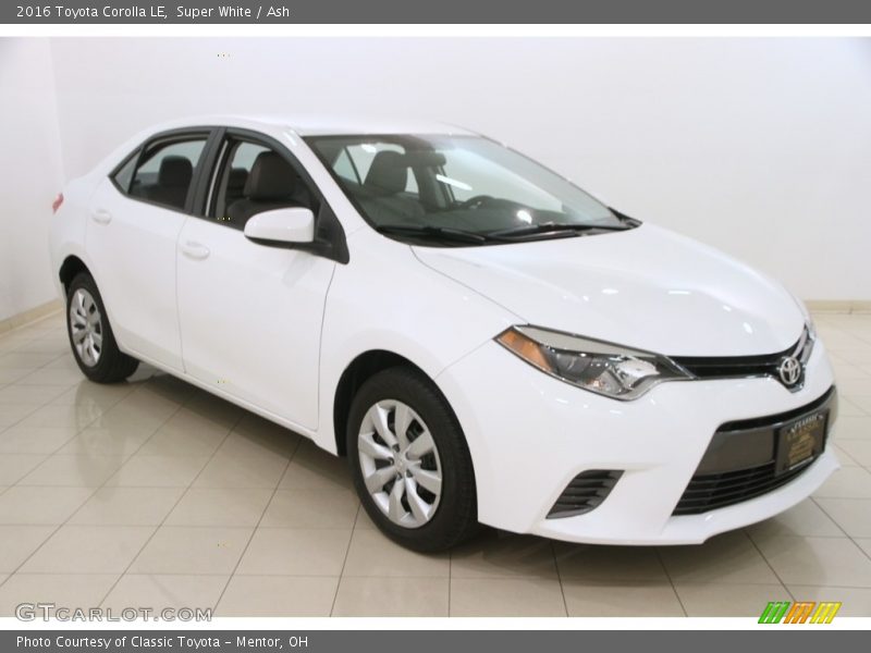 Super White / Ash 2016 Toyota Corolla LE