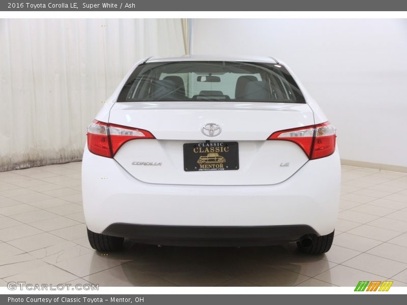 Super White / Ash 2016 Toyota Corolla LE