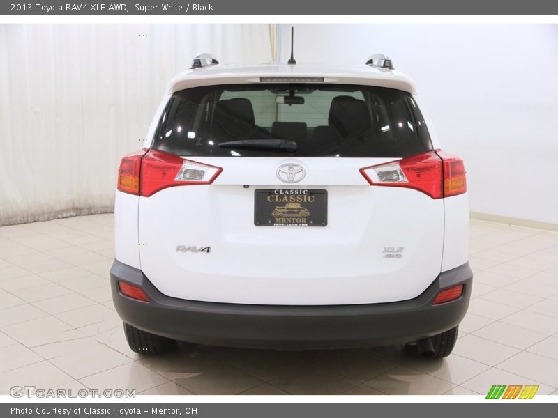 Super White / Black 2013 Toyota RAV4 XLE AWD