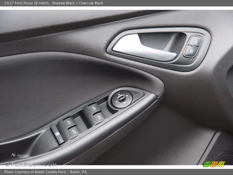 Shadow Black / Charcoal Black 2017 Ford Focus SE Hatch