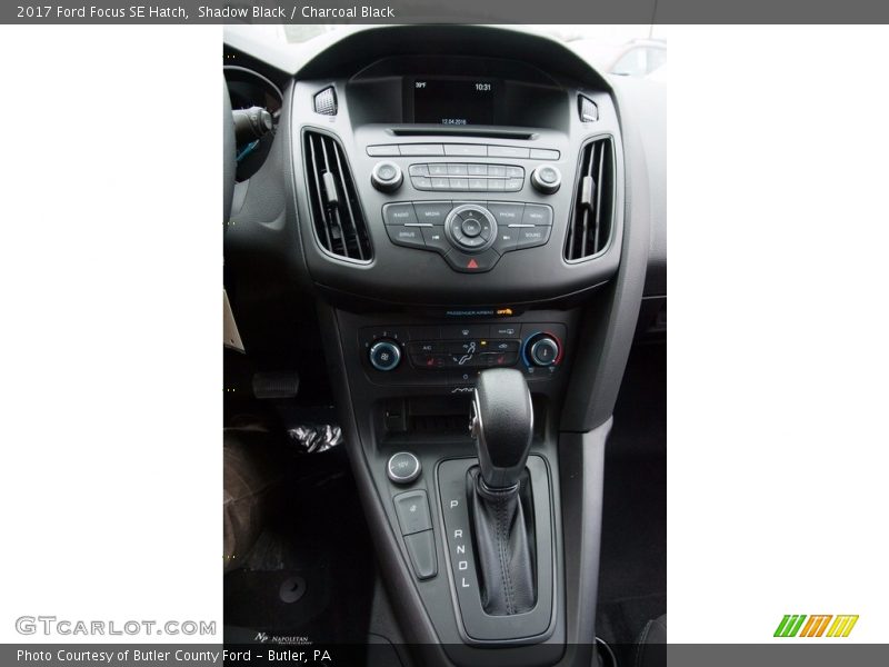Shadow Black / Charcoal Black 2017 Ford Focus SE Hatch