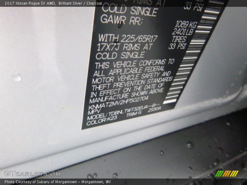 Brilliant Silver / Charcoal 2017 Nissan Rogue SV AWD