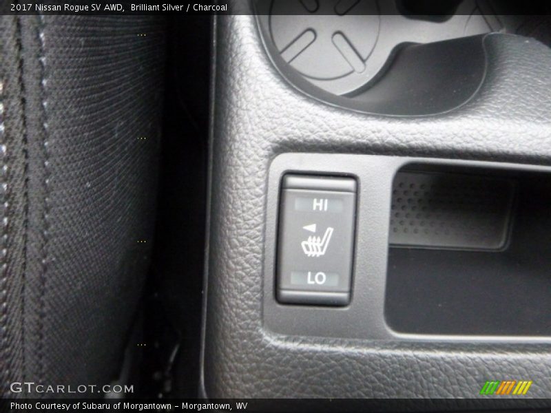 Brilliant Silver / Charcoal 2017 Nissan Rogue SV AWD