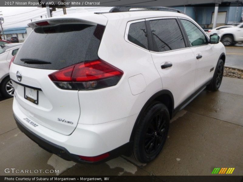 Glacier White / Charcoal 2017 Nissan Rogue SV AWD