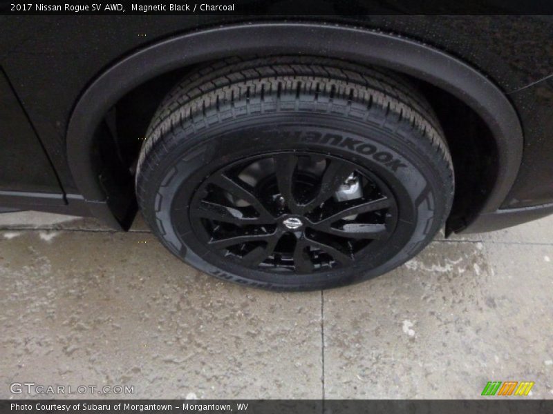 Magnetic Black / Charcoal 2017 Nissan Rogue SV AWD