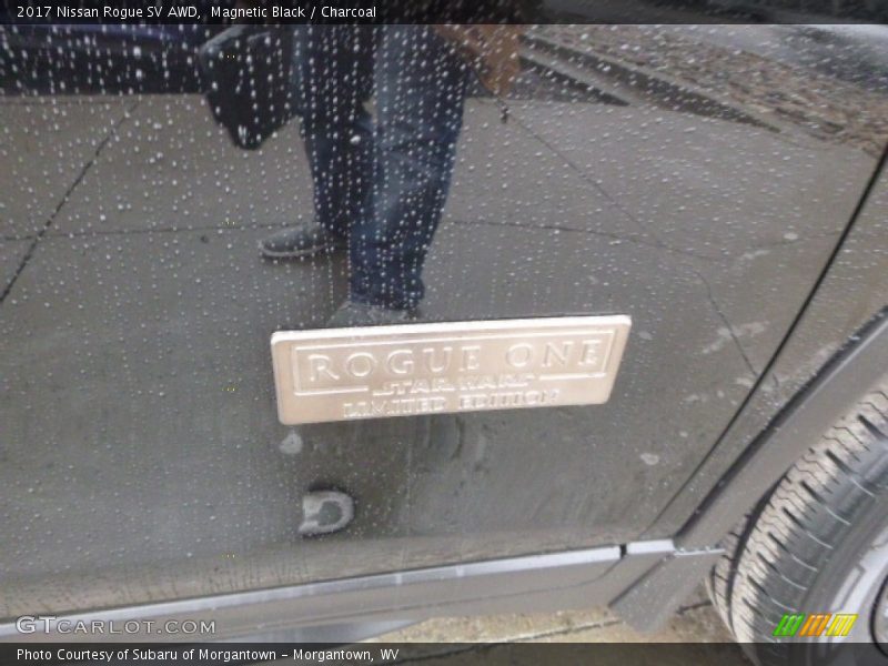 Magnetic Black / Charcoal 2017 Nissan Rogue SV AWD