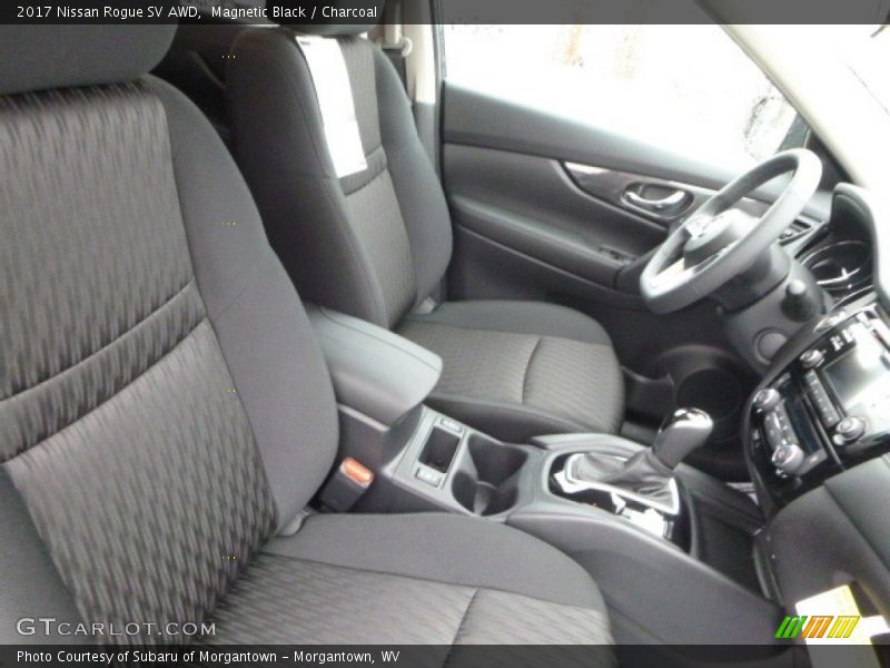 Magnetic Black / Charcoal 2017 Nissan Rogue SV AWD