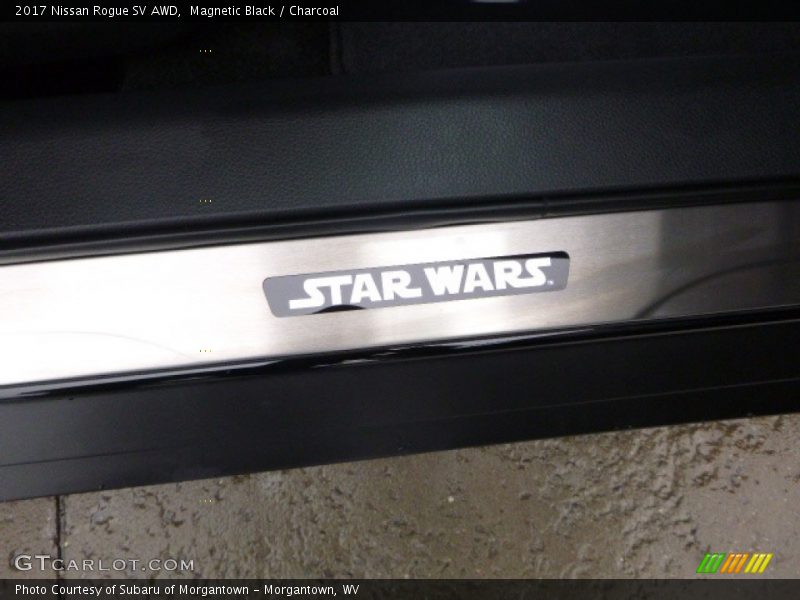 Magnetic Black / Charcoal 2017 Nissan Rogue SV AWD