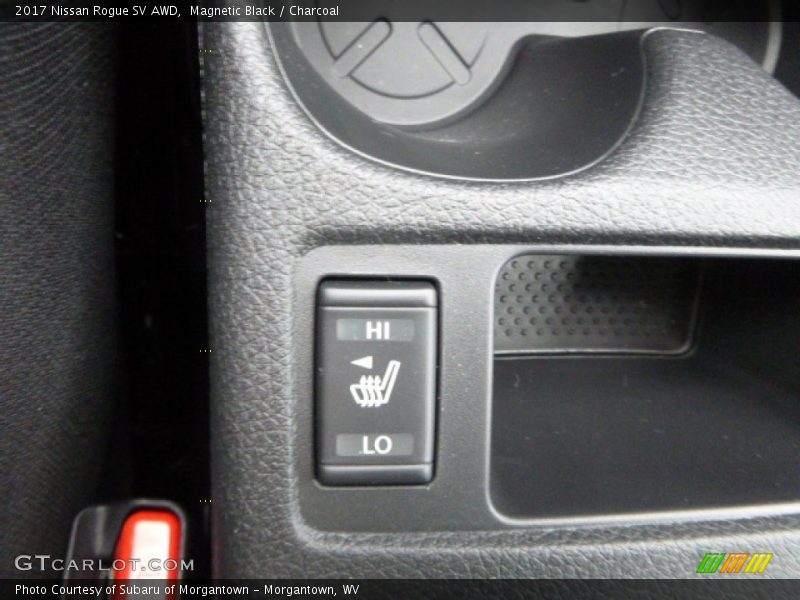 Magnetic Black / Charcoal 2017 Nissan Rogue SV AWD