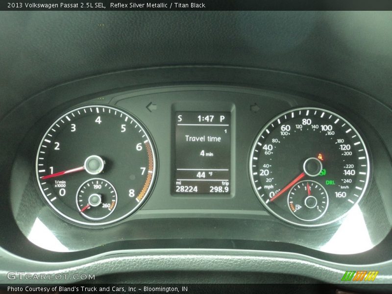 Reflex Silver Metallic / Titan Black 2013 Volkswagen Passat 2.5L SEL