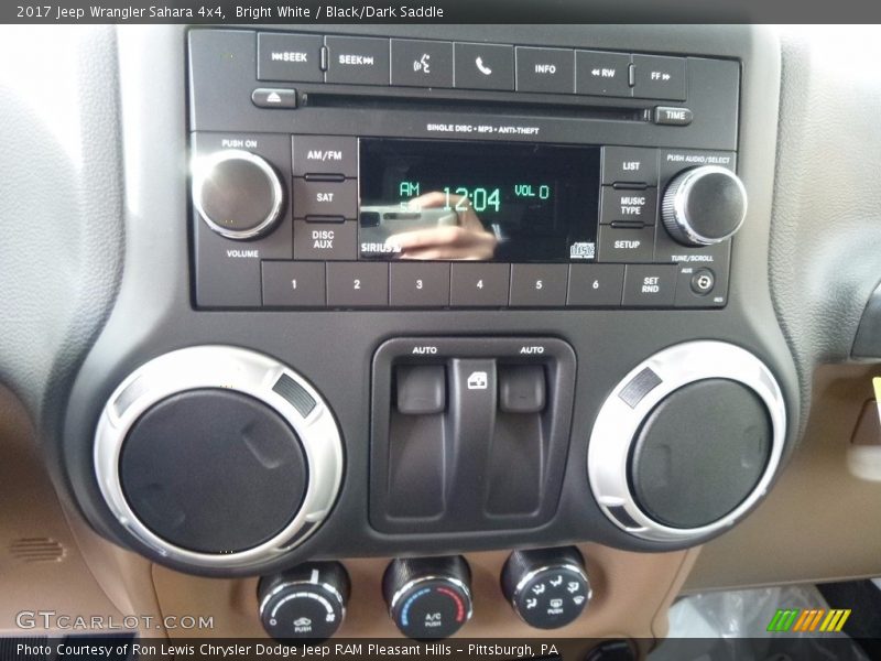 Bright White / Black/Dark Saddle 2017 Jeep Wrangler Sahara 4x4