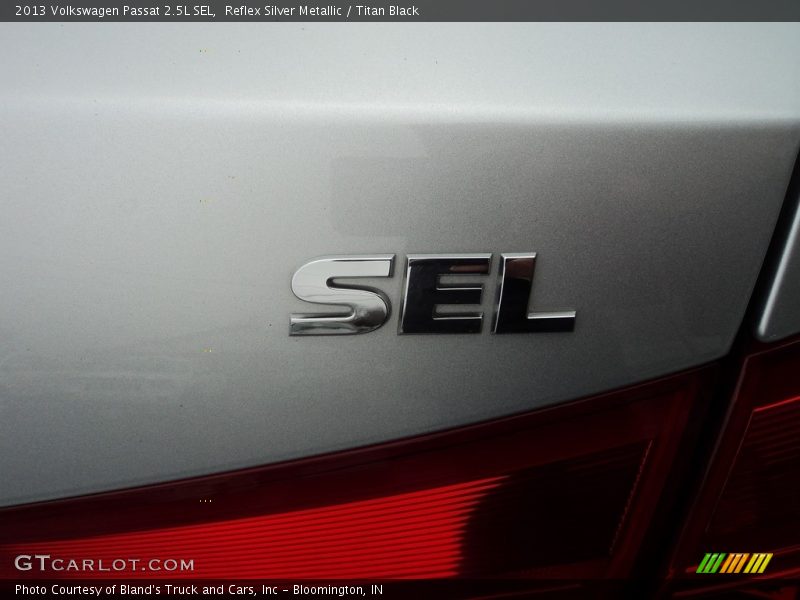 Reflex Silver Metallic / Titan Black 2013 Volkswagen Passat 2.5L SEL