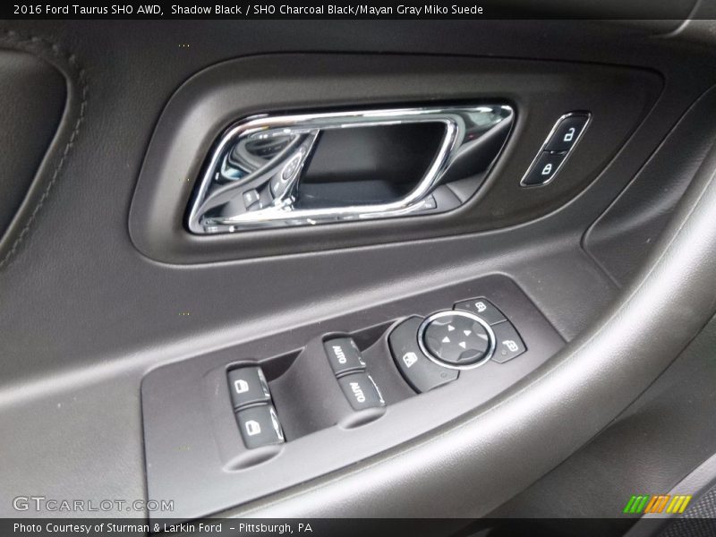 Controls of 2016 Taurus SHO AWD