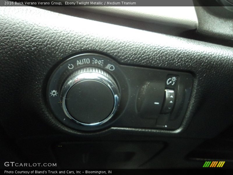 Ebony Twilight Metallic / Medium Titanium 2016 Buick Verano Verano Group