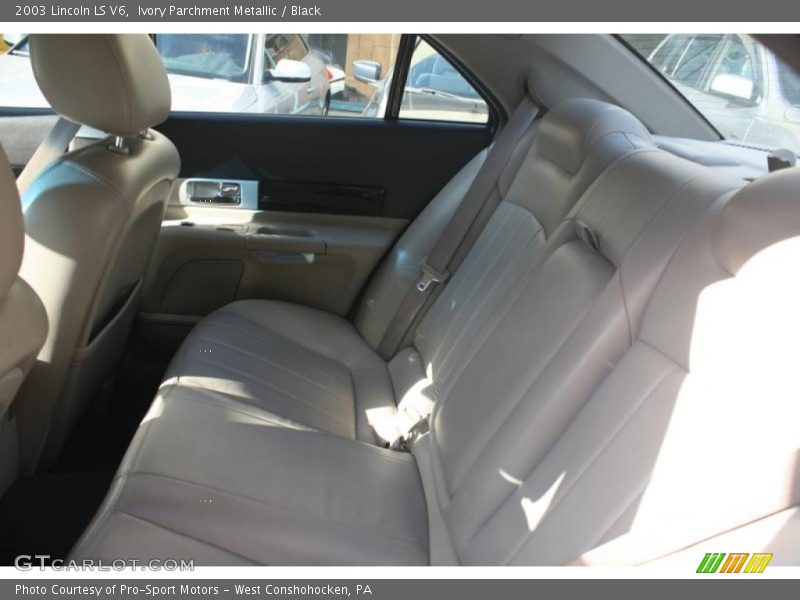 Ivory Parchment Metallic / Black 2003 Lincoln LS V6
