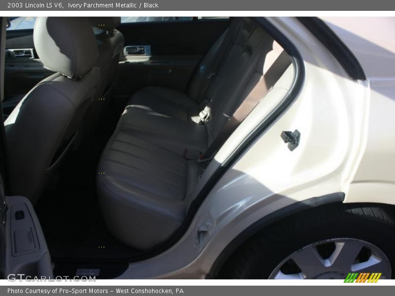 Ivory Parchment Metallic / Black 2003 Lincoln LS V6
