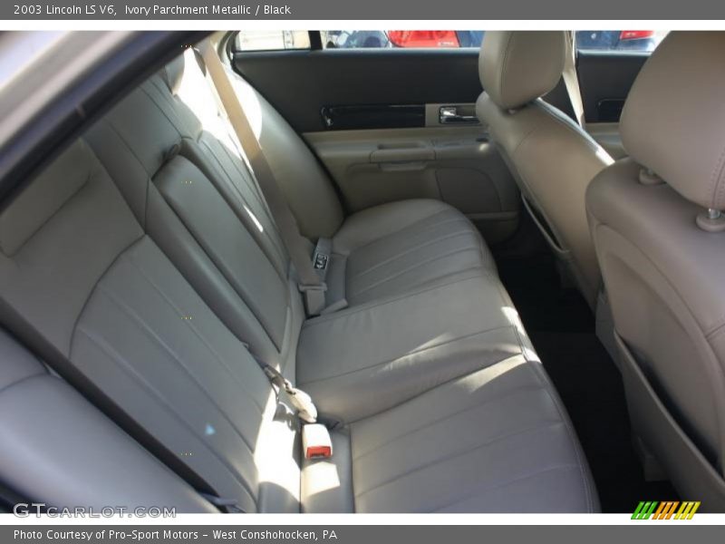 Ivory Parchment Metallic / Black 2003 Lincoln LS V6