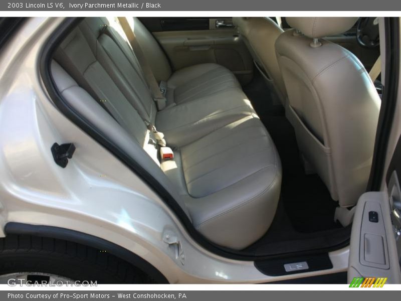 Ivory Parchment Metallic / Black 2003 Lincoln LS V6