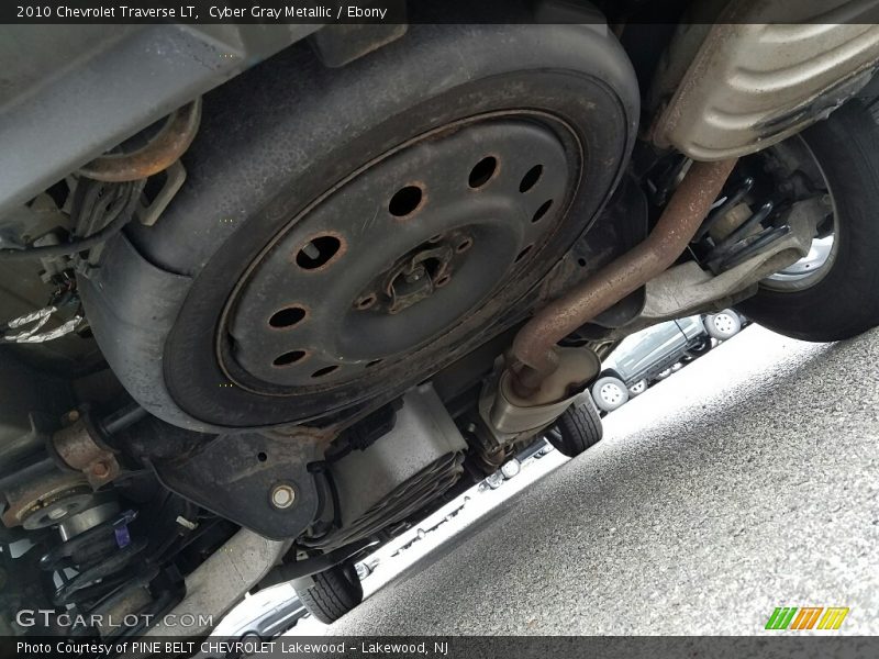 Cyber Gray Metallic / Ebony 2010 Chevrolet Traverse LT
