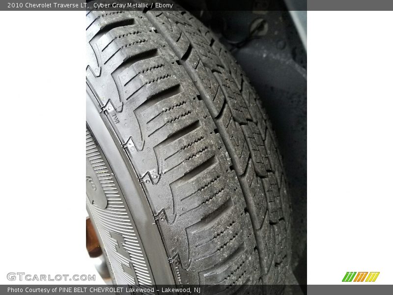 Cyber Gray Metallic / Ebony 2010 Chevrolet Traverse LT