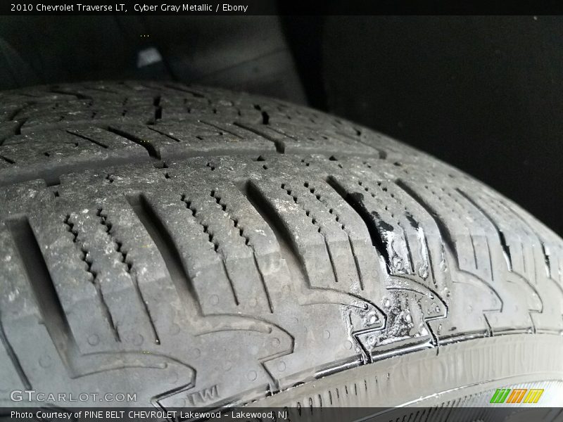 Cyber Gray Metallic / Ebony 2010 Chevrolet Traverse LT