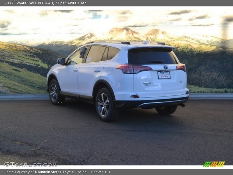 Super White / Ash 2017 Toyota RAV4 XLE AWD