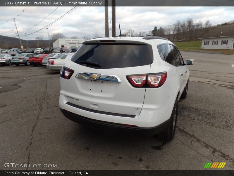 Summit White / Ebony 2017 Chevrolet Traverse LT AWD