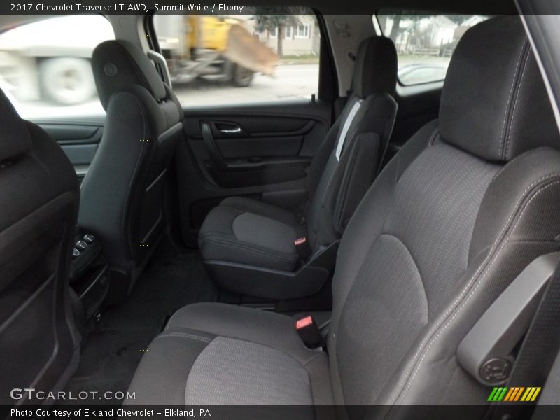 Summit White / Ebony 2017 Chevrolet Traverse LT AWD