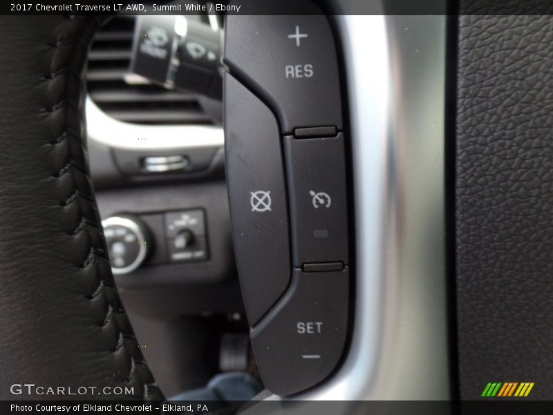 Summit White / Ebony 2017 Chevrolet Traverse LT AWD