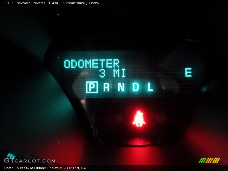 Summit White / Ebony 2017 Chevrolet Traverse LT AWD