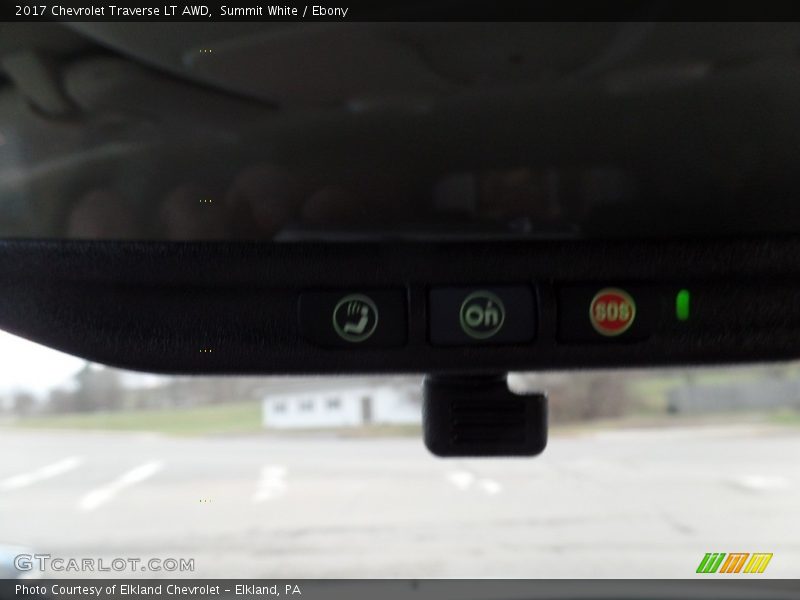 Summit White / Ebony 2017 Chevrolet Traverse LT AWD
