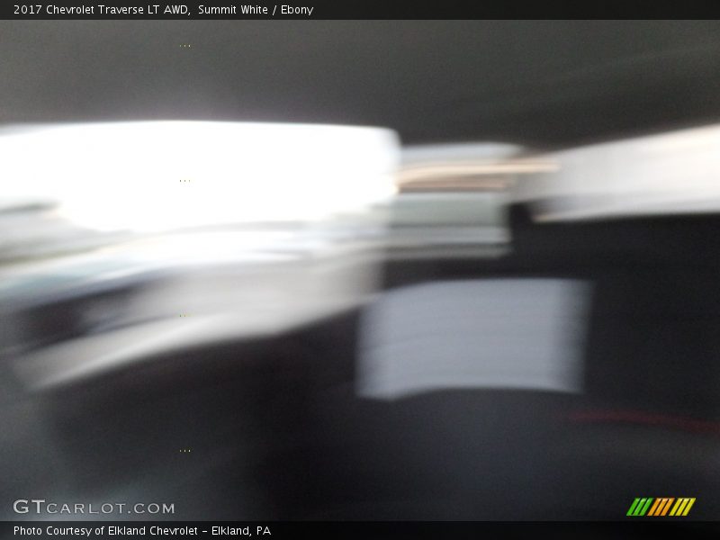 Summit White / Ebony 2017 Chevrolet Traverse LT AWD