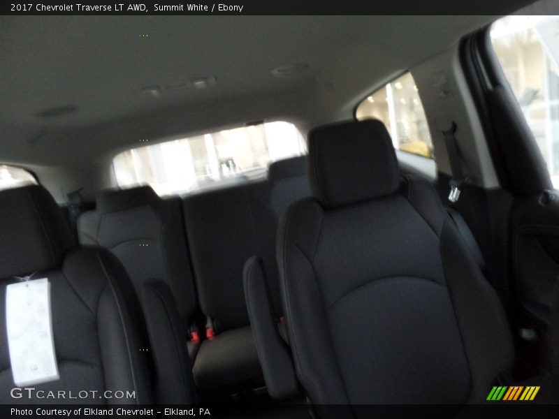 Summit White / Ebony 2017 Chevrolet Traverse LT AWD